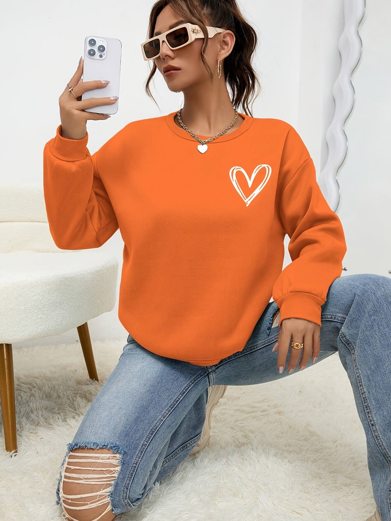 AUDRÉE - Minimalist Cozy Sweatshirt