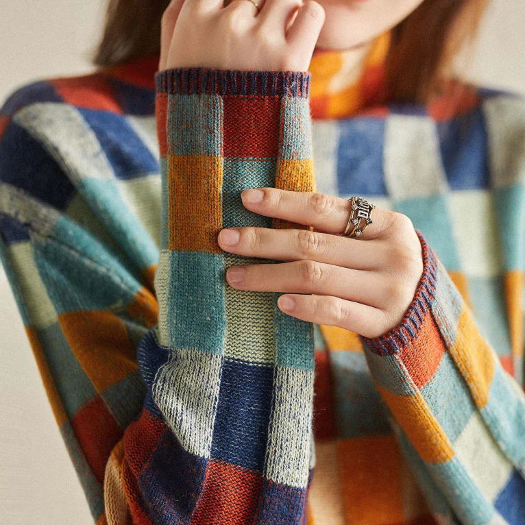 MIA - Retro-Inspired Plaid Sweater